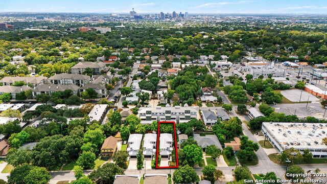 Image 24 of 26 For 212 Melrose Dr E