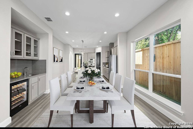 Image 6 of 26 For 212 Melrose Dr E