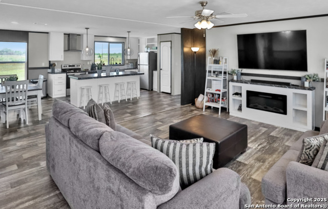 Image 4 of 10 For 215859 Lh 37