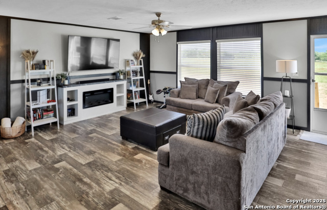 Image 5 of 10 For 215859 Lh 37