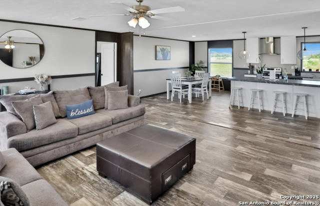 Image 6 of 10 For 215859 Lh 37