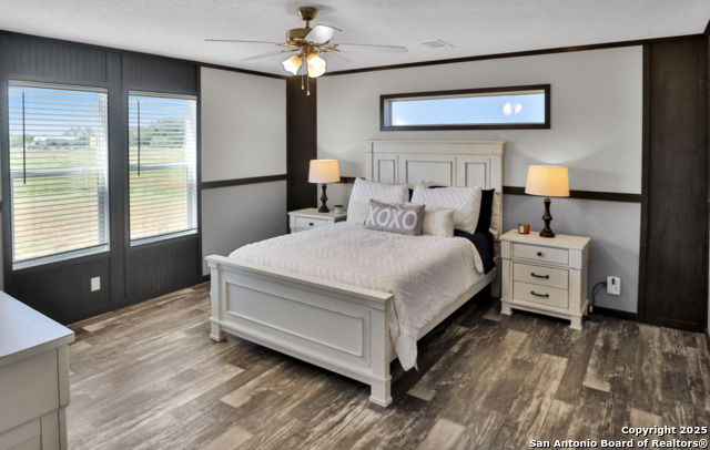 Image 9 of 10 For 215859 Lh 37