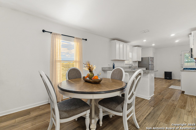 Image 11 of 33 For 12135 Luckey Villa