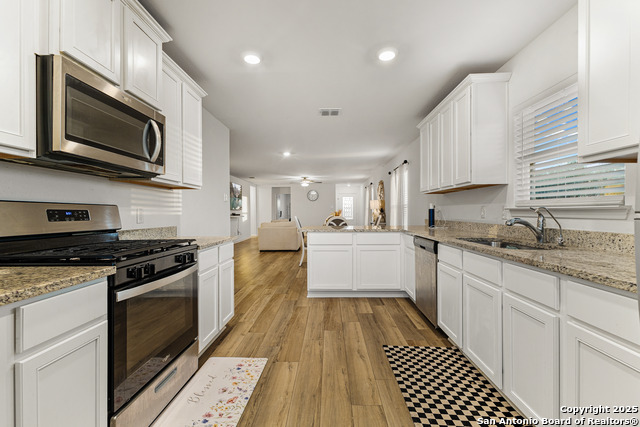 Image 14 of 33 For 12135 Luckey Villa