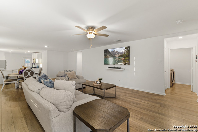 Image 2 of 33 For 12135 Luckey Villa