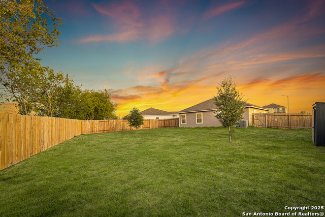 Image 28 of 33 For 12135 Luckey Villa