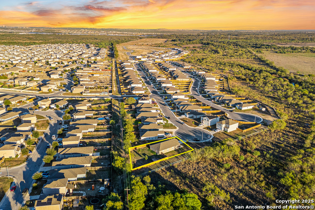 Image 32 of 33 For 12135 Luckey Villa