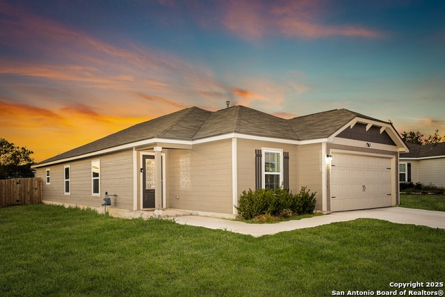 Image 6 of 33 For 12135 Luckey Villa