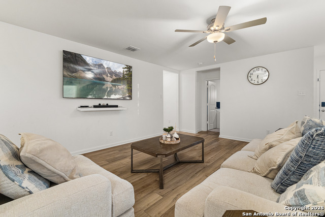 Image 9 of 33 For 12135 Luckey Villa