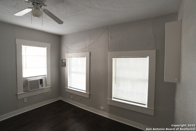 Image 8 of 8 For 622 Iowa  