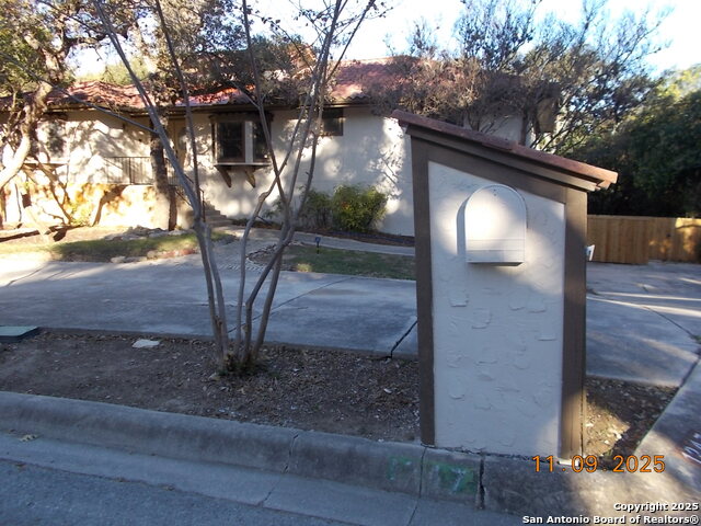 Image 2 of 28 For 1247 Abbotsbury