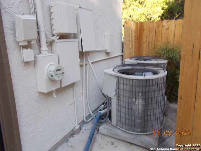 Image 5 of 28 For 1247 Abbotsbury