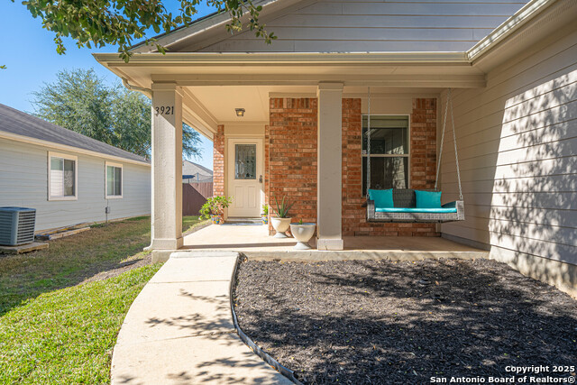 Image 3 of 22 For 3921 Whisper Field