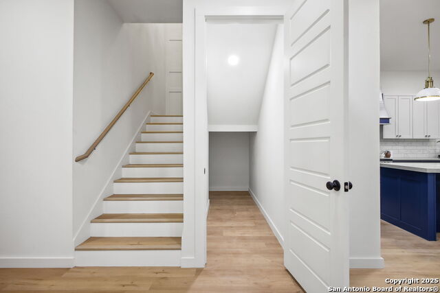 Image 28 of 87 For 1939 W French Pl