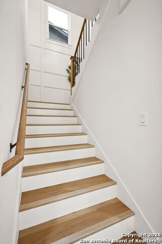 Image 29 of 87 For 1939 W French Pl