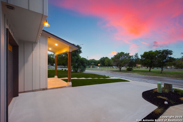 Image 6 of 87 For 1939 W French Pl