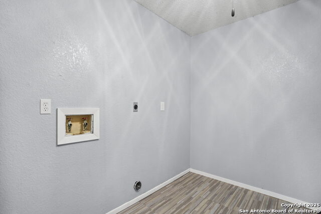 Image 19 of 25 For 127 Harless