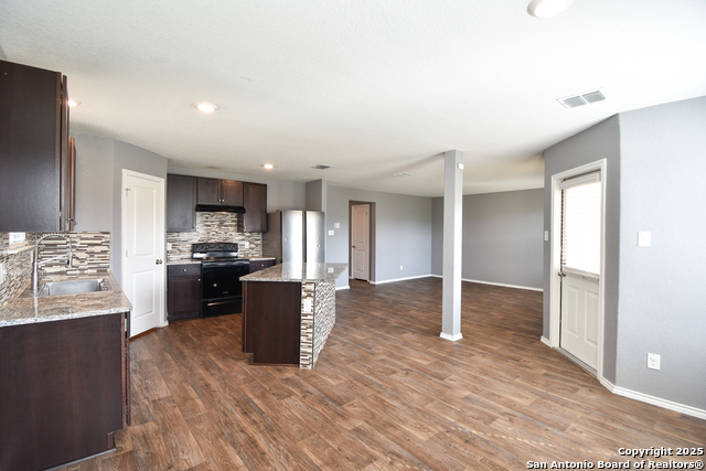 Image 11 of 31 For 13219 Winemaker