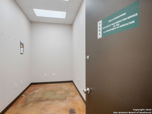 Listing photo id 15 for 6411 Highway 90 E