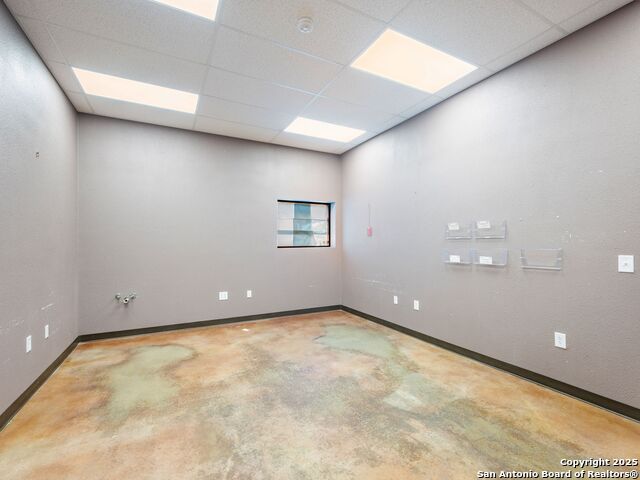 Listing photo id 16 for 6411 Highway 90 E