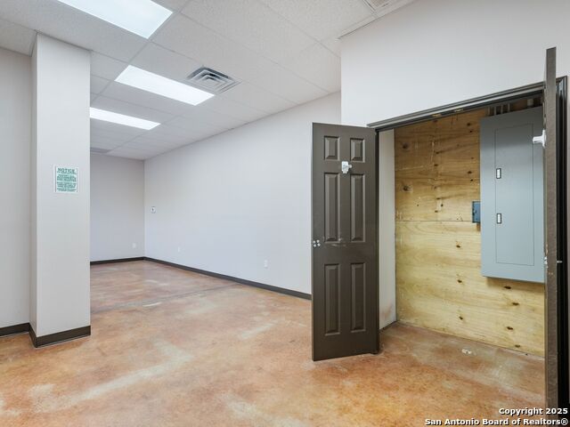 Listing photo id 17 for 6411 Highway 90 E