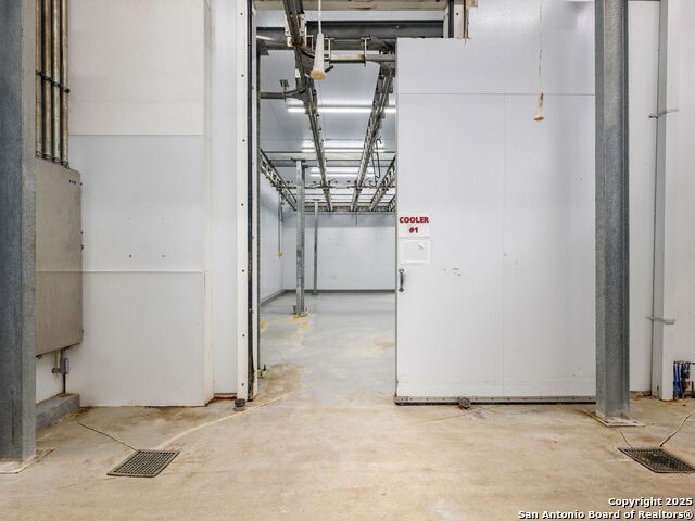 Listing photo id 22 for 6411 Highway 90 E