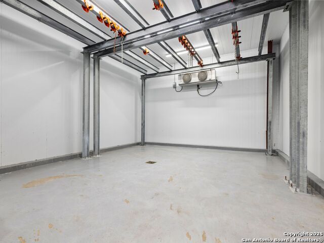 Listing photo id 31 for 6411 Highway 90 E