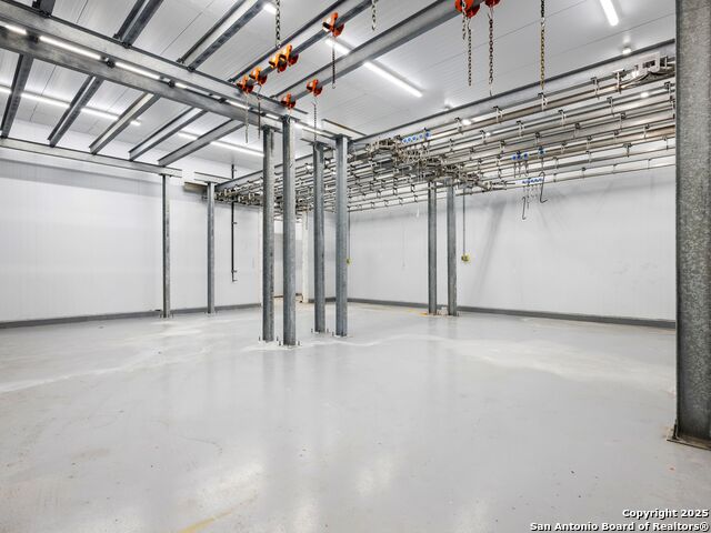 Listing photo id 35 for 6411 Highway 90 E