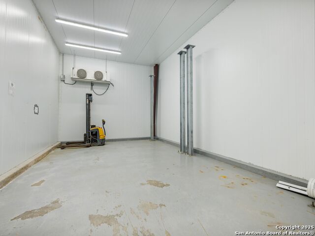 Listing photo id 37 for 6411 Highway 90 E