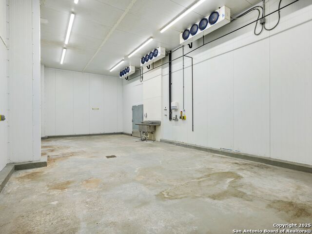 Listing photo id 42 for 6411 Highway 90 E