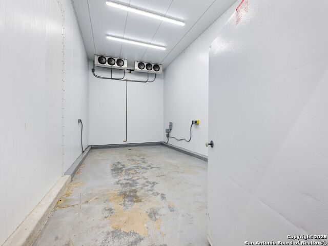 Listing photo id 48 for 6411 Highway 90 E