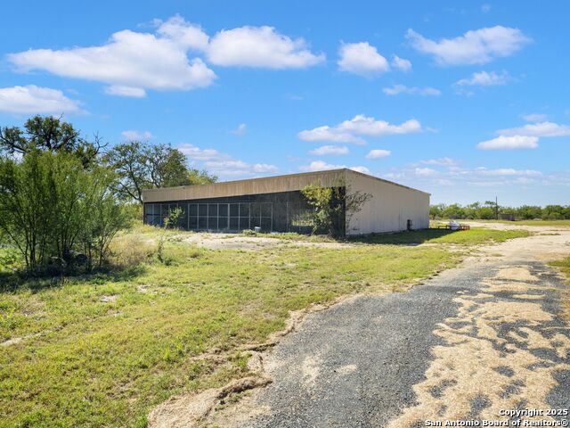 Listing photo id 59 for 6411 Highway 90 E