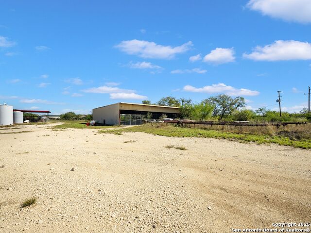 Listing photo id 60 for 6411 Highway 90 E