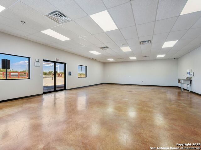 Listing photo id 7 for 6411 Highway 90 E