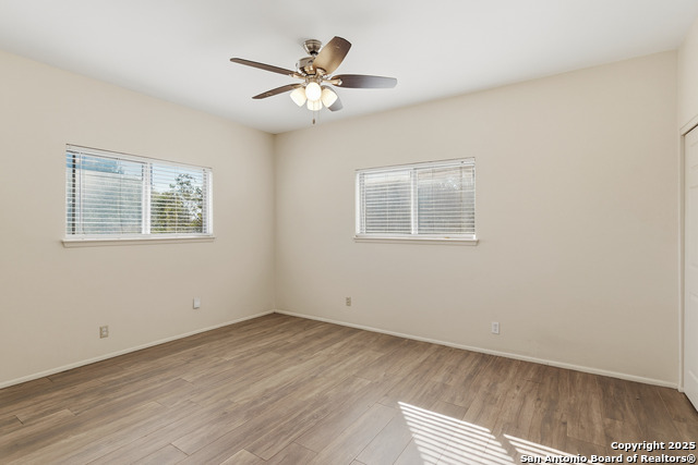 Listing photo id 11 for 5922 Moon Dance