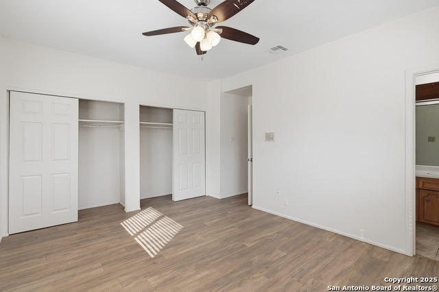 Listing photo id 12 for 5922 Moon Dance