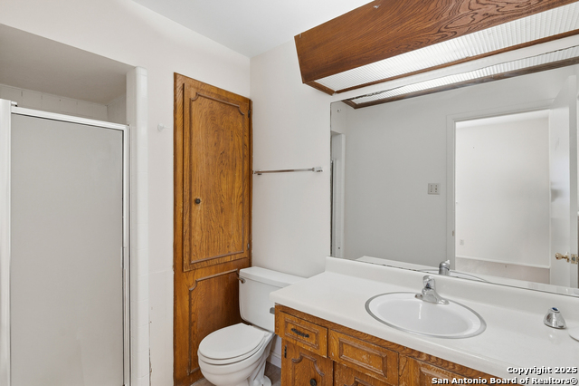 Listing photo id 13 for 5922 Moon Dance