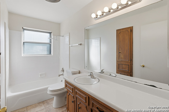 Listing photo id 14 for 5922 Moon Dance