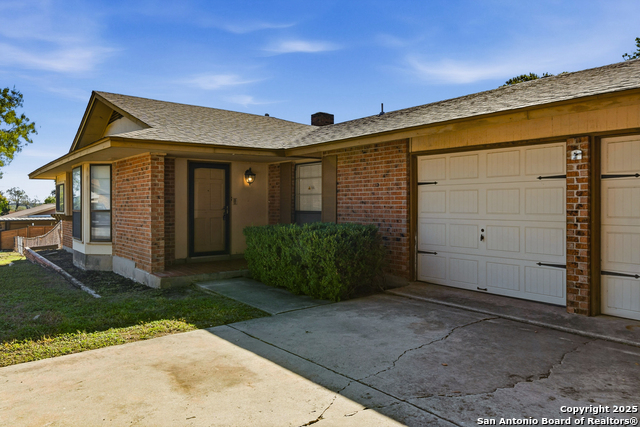 Listing photo id 0 for 5922 Moon Dance