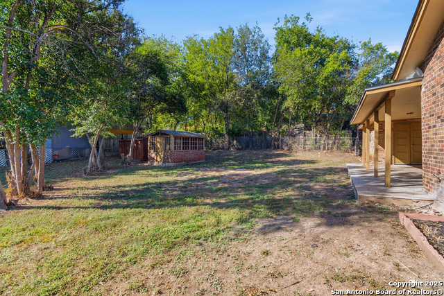 Listing photo id 19 for 5922 Moon Dance