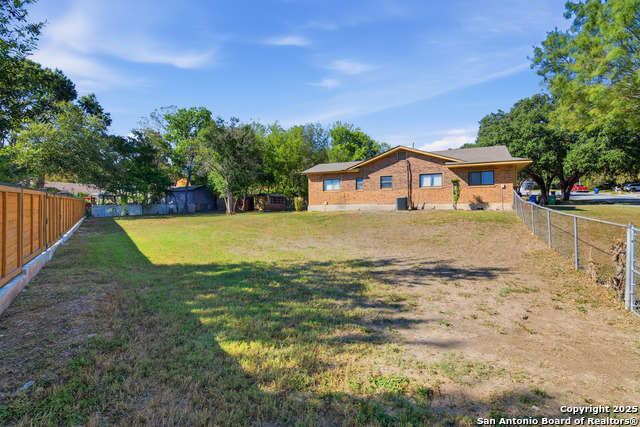 Listing photo id 22 for 5922 Moon Dance