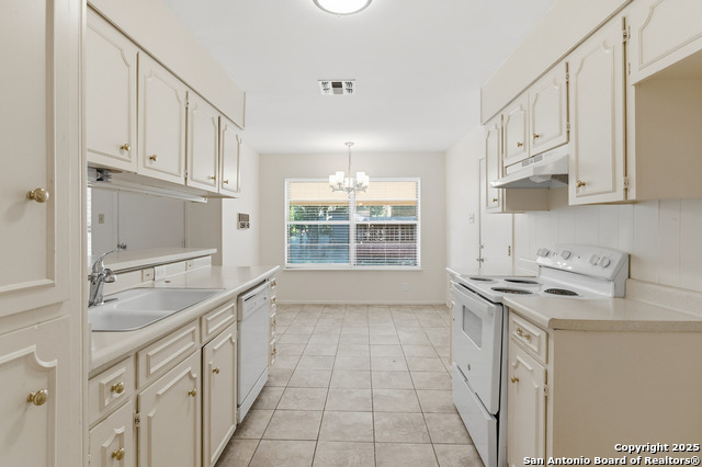 Listing photo id 5 for 5922 Moon Dance