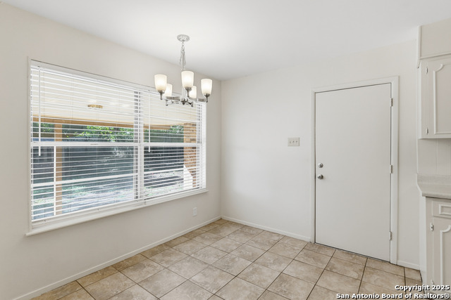 Listing photo id 7 for 5922 Moon Dance