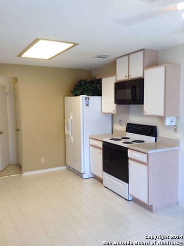 Image 3 of 20 For 7231 Raintree Forest