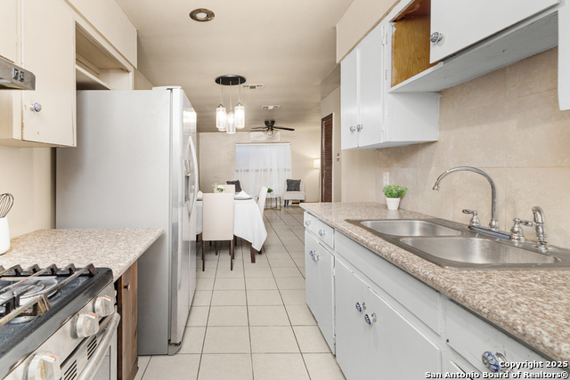 Listing photo id 12 for 1934 Duluth Dr