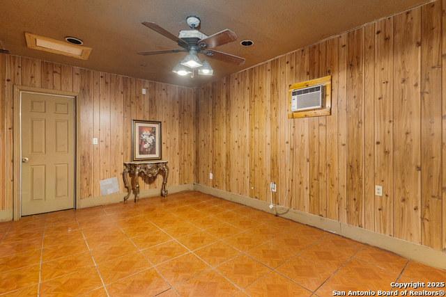 Listing photo id 13 for 1934 Duluth Dr