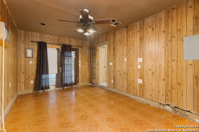 Listing photo id 14 for 1934 Duluth Dr