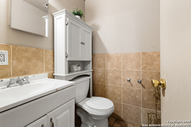 Listing photo id 18 for 1934 Duluth Dr