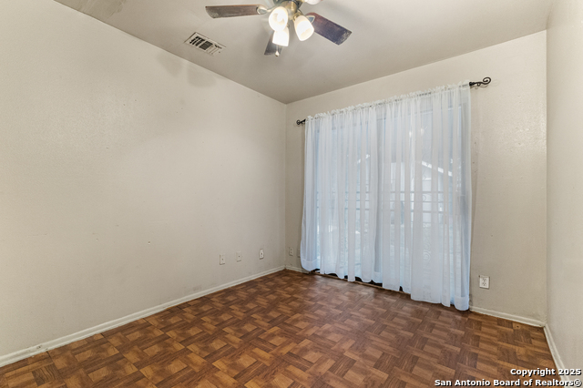 Listing photo id 19 for 1934 Duluth Dr