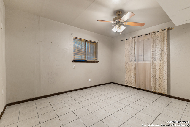 Listing photo id 20 for 1934 Duluth Dr